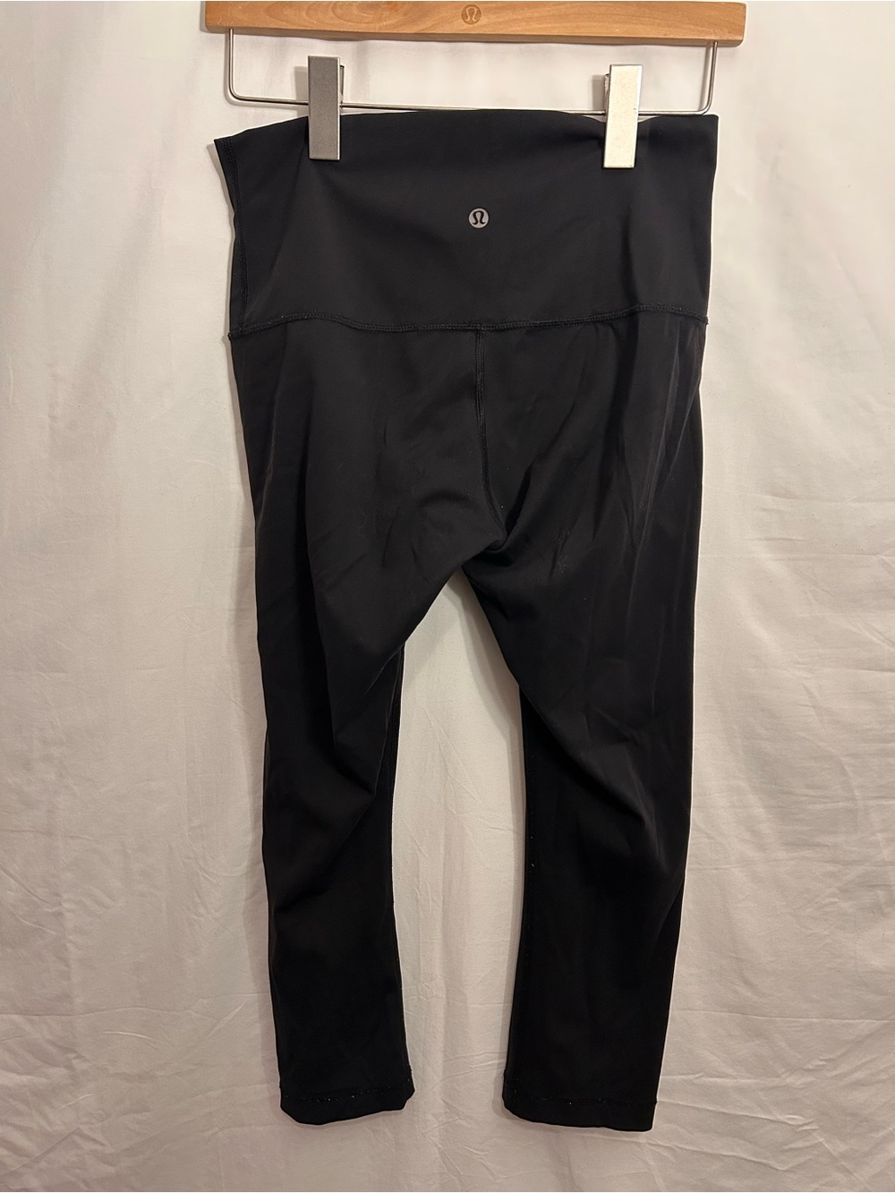 lululemon athletica Black Mid-Rise Crop Leggings - Picture 2 of 3